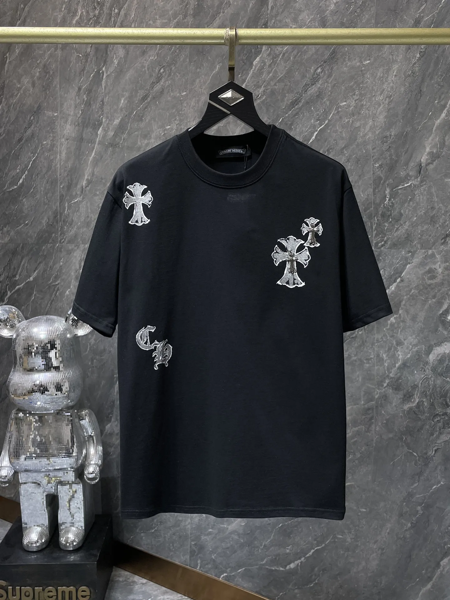 P146 New Chrome Hearts 25ss for summer. High-weight, environmentally friendly and high-quality top-grade fabric. 260g~270g. Chrome overlapping iron cross Sanskrit short sleeves. Counter synchronization. Re-engraved version 1:1. Recommended colors: white, black. Size: S, M, L, XL.